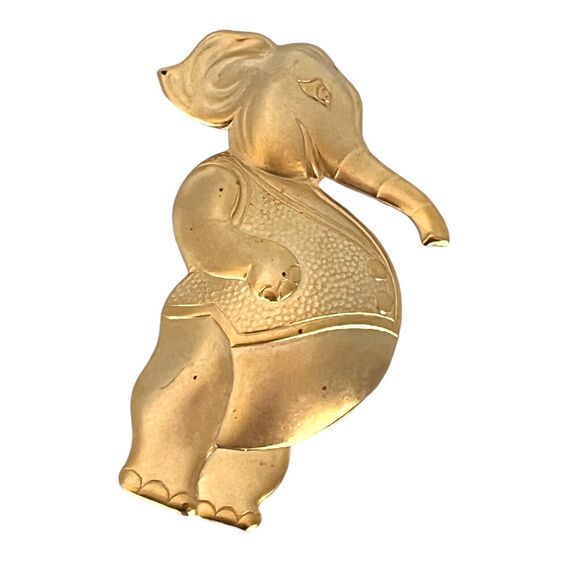 Vintage Pin Brooch Large Gold Tone Elephant Retro Costume Jewelry Figural  13E - Picture 1 of 4